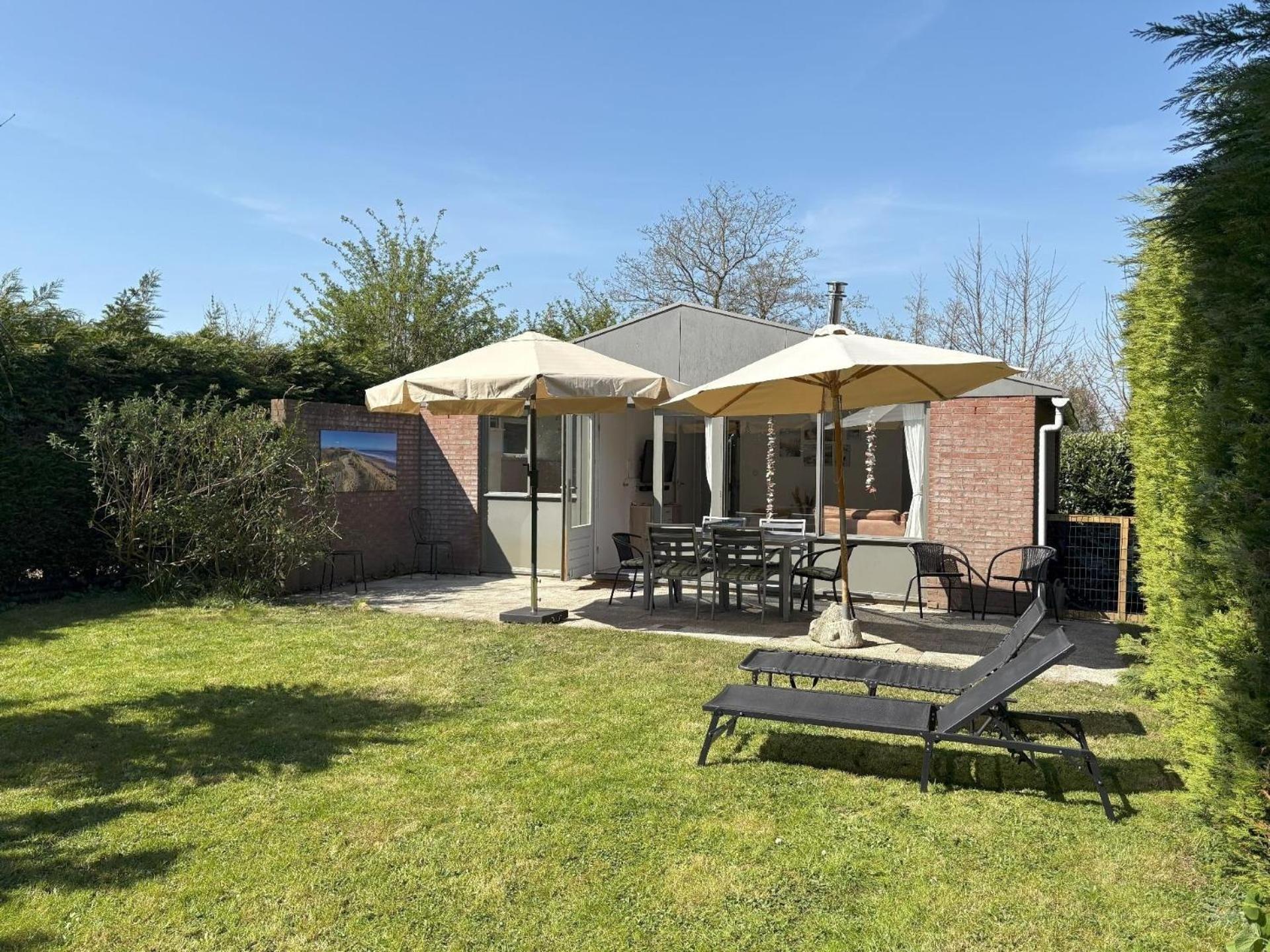 Gemuetliches, Helles Ferienhaus Mit Privatem Garten In Gepflegtem Ferienpark Warmenhuizen エクステリア 写真